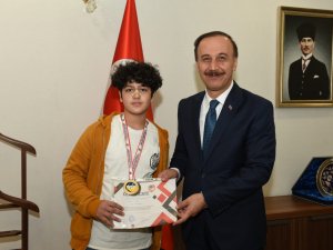 Suriyeli Sporcu Şampiyonluk Sevincini Şanlıurfa İle Paylaştı