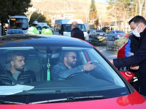 Bayburt’ta ’Bir Hareketine Bakar Hayat’ Sloganı İle Trafik Uygulaması Yapıldı