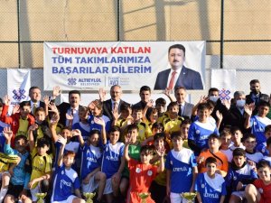 Altıeylül Çocuk Futbol Turnuvası’nda Ödül Töreni