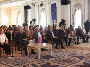 Van’da “Ab-türkiye Gençlik İ̇klim Formu” Düzenlendi