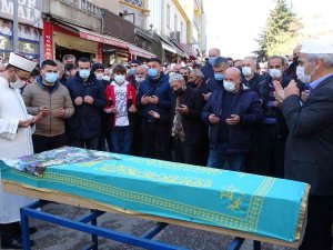 Boşanmak İstediği Kocasının Minibüsle Çarparak Öldürdüğü Kadın Son Yolculuğuna Uğurlandı