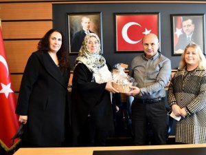 Oral: “Kadınlarımızın Emekleri Altınova Markasıyla Büyüyecek”