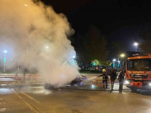 Seyir Halindeki Otomobil Alevlere Teslim Oldu