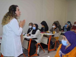 Kızların Üniversite Umudu Belediye Desteğiyle Yeşeriyor