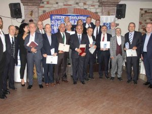 İ̇nşaat Mühendisi Meslek Büyüklerine Onur Belgesi