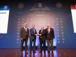 Innopark’a Sanayi Bakanı Varank’tan Ödül