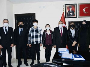 İ̇nönü Anadolu Lisesi Öğrencilerinden Başkan Bozkurt’a Teşekkür Ziyareti