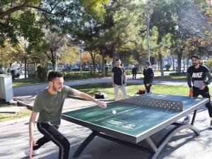 Konya Parklarında “Masa Tenisi” Zamanı