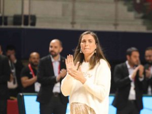 Milli Basketbolcu Şaziye’den Milli Takıma Ve Basketbola Duygusal Veda