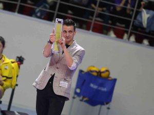 Vakıfbank Galibiyet Serisini Sürdürdü