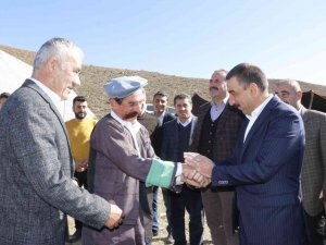 Siirt’te Terörden Temizlenen Bölgede Bal Hasadı Yapıldı