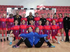 Mersin Büyükşehir Gsk Kadın Hentbol Takımı, Gaziantep’den De Lider Döndü