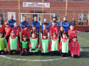 Efsane Kaptandan Eskişehir Kanlıkavak Futbol Altyapı’ya Ziyaret