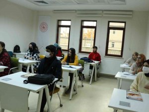 Tatvan’da Dezavantajlı Gençlere Yönelik Ücretsiz Üniversiteye Hazırlık Kursu