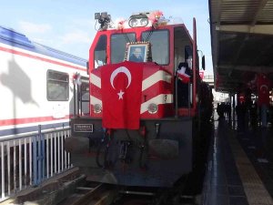 Atatürk’ün Diyarbakır’a Gelişinin 84’üncü Yıl Dönümü Törenle Kutlandı