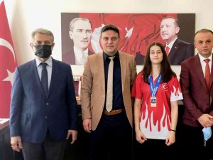 Liseli Sahra Balkan Şampiyonu Oldu
