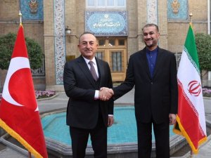 Bakan Çavuşoğlu, İ̇ranlı Mevkidaşı Abdullahiyan İle Görüştü