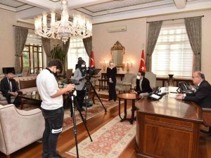 Manisalı İletişim Öğrencileri Vali Karadeniz’le Röportaj Yaptı