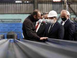 Bakan Varank, Karabük’te Organize Sanayi Bölgesi’ni Gezdi