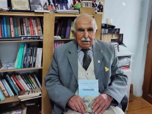 91 Yaşında Huzurevi Sakini Emekli Öğretmen Hayalini Kurduğu Kitap Yazmanın Mutlunu Yaşıyor