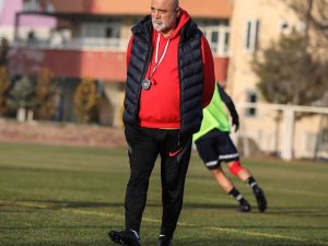 Hikmet Karaman: "Göztepe Maçını Kayıpsız Geçmeliyiz"