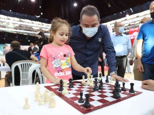 7-12 Yaş Arası Katılımcılarla Satranç Turnuvası