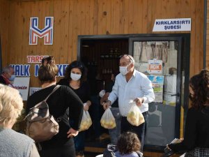 Tarsus’ta Vatandaşlara 7 Ton Limon Dağıtıldı