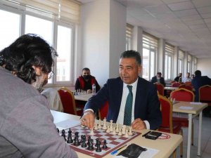 Bingöl’de Öğretmenlerin Satranç Turnuvası Başladı