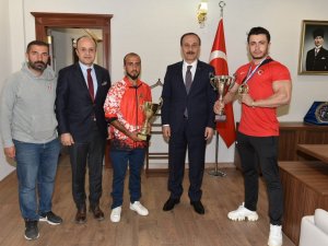 Şanlıurfalı Şampiyonlar Vali Erin’i Ziyaret Etti