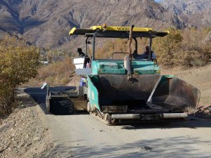 Beytüşşebap’ta Tozlu Yollar Tarihe Karışıyor