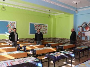 Ara Tatili Fırsat Bilen Veli Ve Öğretmenler Okulları Yeniliyor