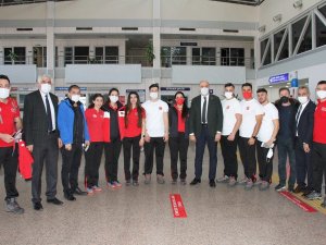 Curling Milli Takımı Avrupa Yolcusu