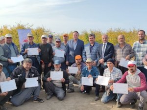 Budama Kursunu Bitiren 30 Üreticiye Sertifika Verildi