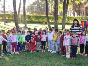 Anaokulu Öğrencilerinden Kardeş Mahalledeki Çocuklara Destek