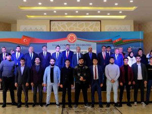 Azeri Şehit Çocukları Milli Günlerinde Unutulmadı