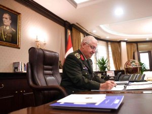 Genelkurmay Başkanı Orgeneral Yaşar Güler, Irak Genelkurmay Başkanı Orgeneral Abdülemir Reşit Yarallah İle Bir Telefon Görüşmesi Gerçekleştirdi. Görüşmede Güncel Gelişmeler Hakkında Görüş Alışverişinde Bulunulduğu Öğrenildi.