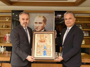 Türkiye Sağlıklı Kentler Birliği Üye Belediye Başkanları, Ümit Uysal’la Bir Araya Geldi
