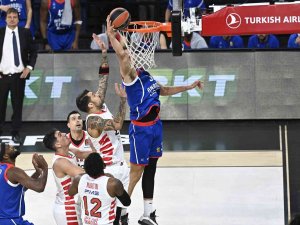 Thy Euroleague: Anadolu Efes: 88 - Olympiacos: 69