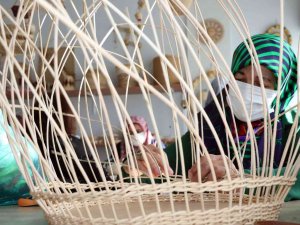 Doğadaki Atıklar Kadınların Elinde Sanat Eserine Dönüşüyor