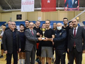 Bilecik İ̇l Emniyet Müdürlüğü Takımı Turnuva Şampiyonu