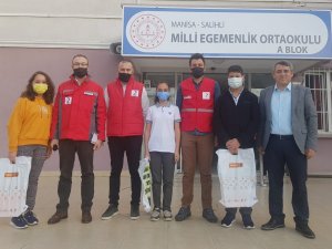 Salihli Kızılay Dereceye Girenleri Ödüllendirdi