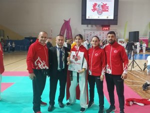 Yıldırımlı Sporcu Avrupa Üçüncüsü