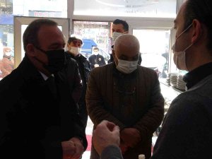 Ardahan Valisi Öner, Aşı Olmayan Esnafı Uyardı