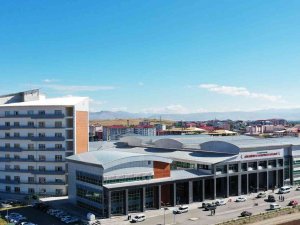 Ai̇çü Eğitim Ve Araştırma Hastanesi’nde Akciğer Rezeksiyonu Ameliyatı Başarı İle Gerçekleştirildi