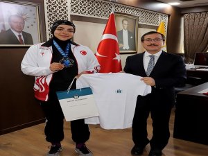 Kick Boks Şampiyonasından Dünya 2’nci Olarak Döndü
