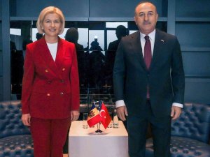 Bakan Çavuşoğlu, Özerk Yeri Başkanı Vlah Ve Parlamento Başkanı Grosu İle Görüştü