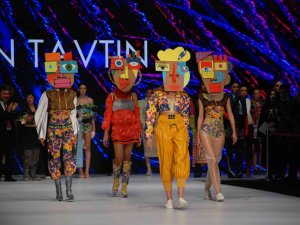 Ei̇b 15. Moda Tasarım Yarışması Final Defilesi Nefes Kesti