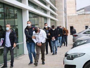 Uyuşturucudan Gözaltına Alınan 6 Kişi Adliyede