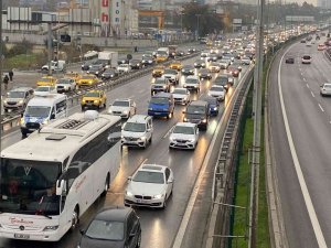 İ̇stanbul’da Beklenen Yağmur Başladı