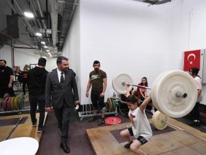 Pursaklar’da Sporcular Harıl Harıl Çalışıyor